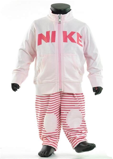 licht roze nike trainingspak|Nike Factory Stores.